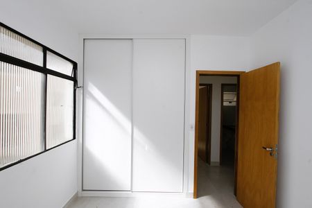 Apartamento à venda com 75m², 3 quartos e 1 vagaQuarto 2