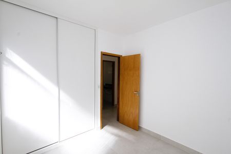 Apartamento à venda com 75m², 3 quartos e 1 vagaQuarto 2