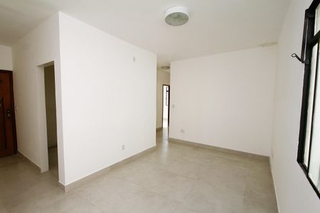 Sala de apartamento à venda com 3 quartos, 75m² em João Pinheiro, Belo Horizonte