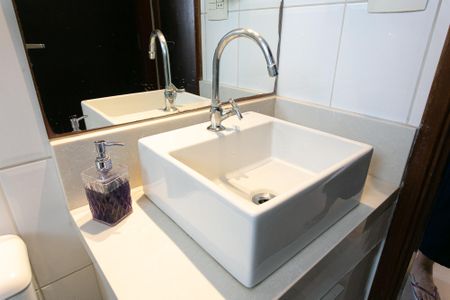Apartamento à venda com 52m², 2 quartos e 1 vaga Apartamento à venda com 52m², 2 quartos e 1 vagaBanheiro