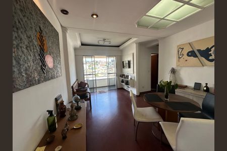 Apartamento à venda com 67m², 2 quartos e 1 vagaSala