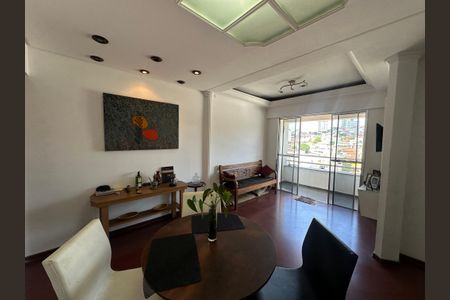 Apartamento à venda com 67m², 2 quartos e 1 vagaSala