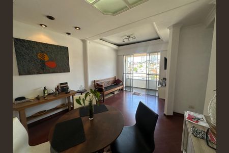 Apartamento à venda com 67m², 2 quartos e 1 vagaSala