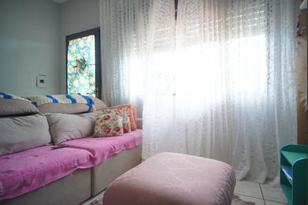 Casa à venda com 100m², 2 quartos e 1 vagaSala