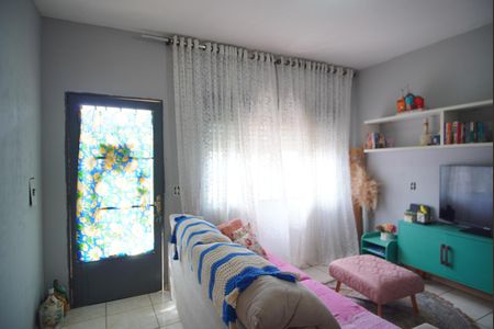 Sala de casa à venda com 2 quartos, 100m² em Santa Rosa de Lima, Porto Alegre