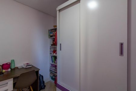 Apartamento à venda com 114m², 4 quartos e 2 vagasQuarto 