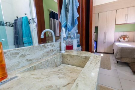 Casa de condomínio à venda com 78m², 2 quartos e 1 vagaBanheiro 1