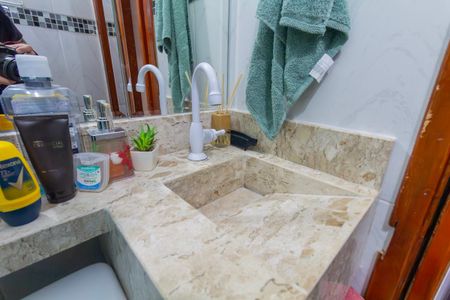 Casa de condomínio à venda com 78m², 2 quartos e 1 vagaBanheiro 2