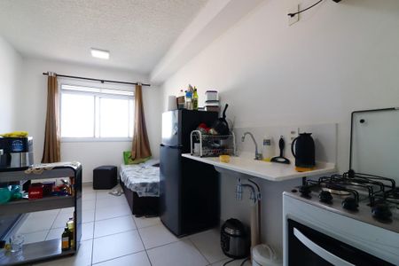 Sala/Cozinha e Área de Serviço de apartamento para alugar com 2 quartos, 32m² em Engenheiro Goulart, São Paulo