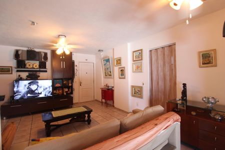 Apartamento à venda com 75m², 1 quarto e 2 vagasSala