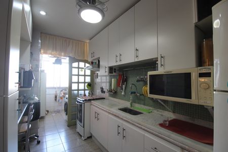 Apartamento à venda com 75m², 1 quarto e 2 vagasCozinha