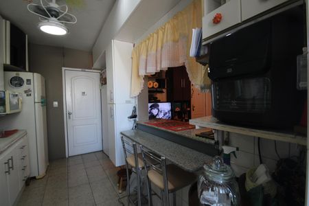 Apartamento à venda com 75m², 1 quarto e 2 vagasCozinha
