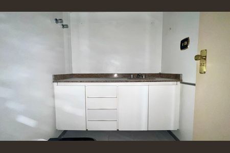 Apartamento à venda com 102m², 3 quartos e 1 vaga Apartamento à venda com 102m², 3 quartos e 1 vagaBanheiro
