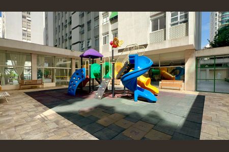 Apartamento à venda com 102m², 3 quartos e 1 vaga Apartamento à venda com 102m², 3 quartos e 1 vagaPlayground