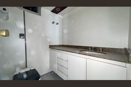 Apartamento à venda com 102m², 3 quartos e 1 vaga Apartamento à venda com 102m², 3 quartos e 1 vagaBanheiro
