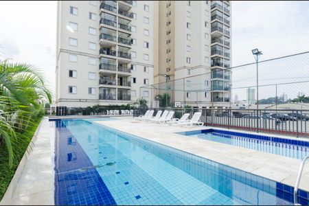 Apartamento à venda com 70m², 3 quartos e 2 vagas Apartamento à venda com 70m², 3 quartos e 2 vagasÁrea comum - Piscina