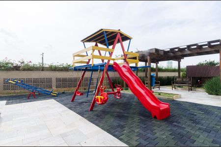 Apartamento à venda com 70m², 3 quartos e 2 vagas Apartamento à venda com 70m², 3 quartos e 2 vagasÁrea comum - Playground