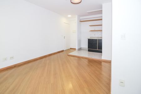Apartamento à venda com 67m², 2 quartos e 1 vagaSala