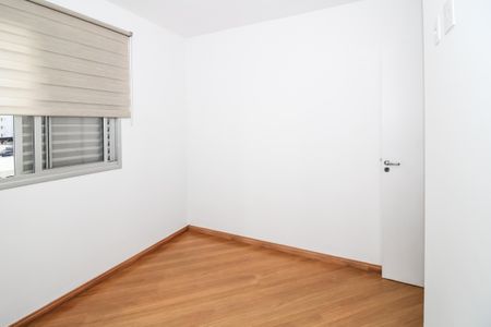 Apartamento à venda com 67m², 2 quartos e 1 vagaQuarto 2