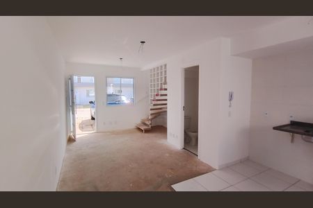 Casa de condomínio para alugar com 66m², 2 quartos e 2 vagasSala e cozinha 