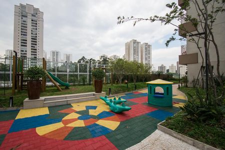 Apartamento à venda com 94m², 3 quartos e 2 vagas Apartamento à venda com 94m², 3 quartos e 2 vagasÁrea comum - Playground