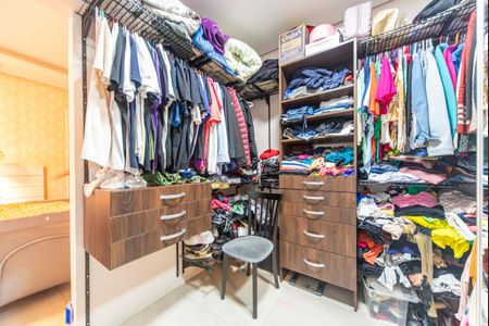 Apartamento à venda com 94m², 3 quartos e 2 vagas Apartamento à venda com 94m², 3 quartos e 2 vagasCloset do Quarto 2