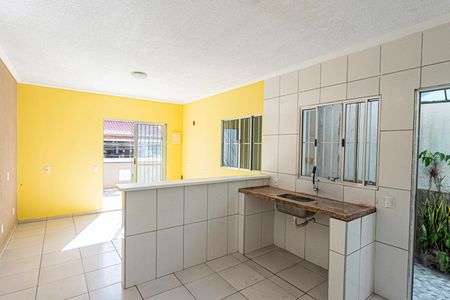Casa para alugar com 70m², 2 quartos e sem vagaSala e cozinha