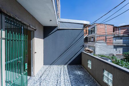 Casa para alugar com 70m², 2 quartos e sem vagaVaranda e quintal