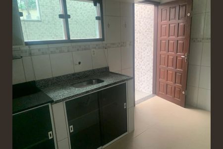 Casa para alugar com 55m², 2 quartos e 1 vagaCozinha