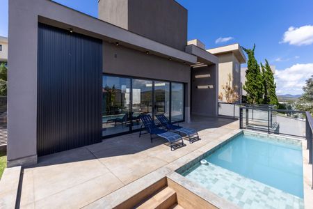 Casa de condomínio à venda com 526m², 4 quartos e 4 vagasPiscina