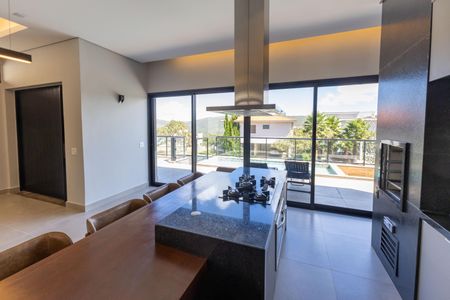 Casa de condomínio à venda com 526m², 4 quartos e 4 vagasCozinha