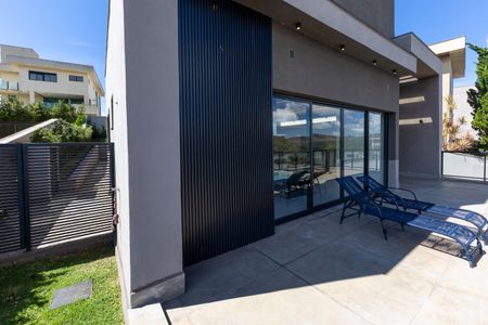 Casa de condomínio à venda com 526m², 4 quartos e 4 vagasPiscina