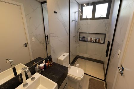 Casa de condomínio à venda com 526m², 4 quartos e 4 vagasBanheiro da Suíte 2