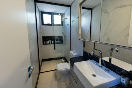 Casa de condomínio à venda com 526m², 4 quartos e 4 vagasBanheiro da Suíte 1