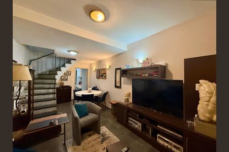 Casa à venda com 80m², 2 quartos e 1 vaga Casa à venda com 80m², 2 quartos e 1 vagaSala