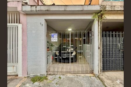 Casa à venda com 80m², 2 quartos e 1 vaga Casa à venda com 80m², 2 quartos e 1 vagaFachada