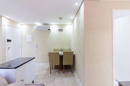 Sala  de apartamento para alugar com 2 quartos, 44m² em Ayrosa, Osasco