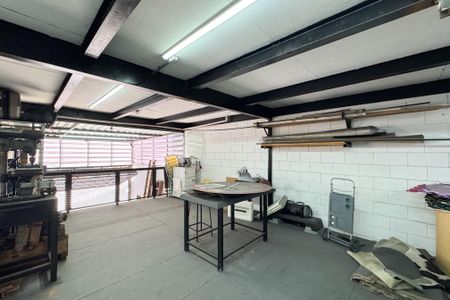 Casa à venda com 278m², 2 quartos e 5 vagasSalão 