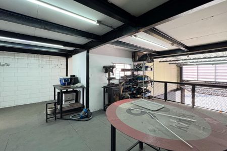 Casa à venda com 278m², 2 quartos e 5 vagasSalão 