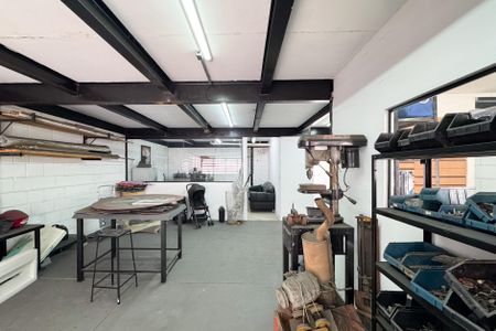Casa à venda com 278m², 2 quartos e 5 vagasSalão 