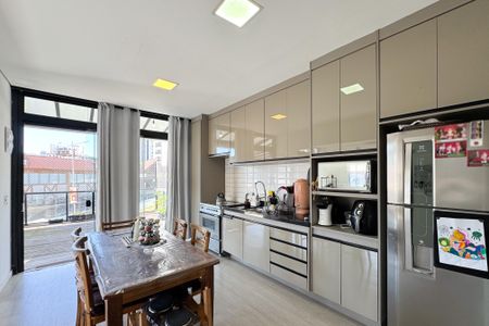 Casa à venda com 278m², 2 quartos e 5 vagasCozinha 