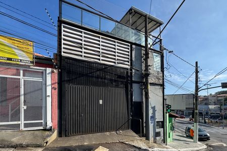 Casa à venda com 278m², 2 quartos e 5 vagasFachada