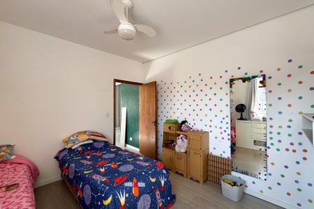 Casa à venda com 278m², 2 quartos e 5 vagasSuíte 2