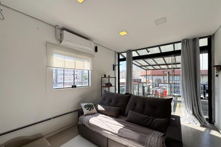 Casa à venda com 278m², 2 quartos e 5 vagasSala