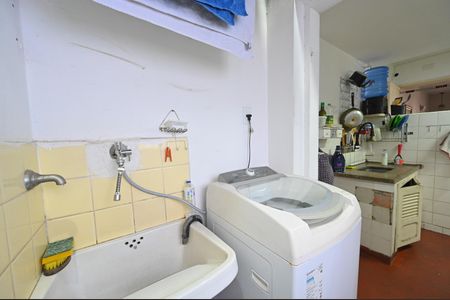 Casa à venda com 70m², 3 quartos e 1 vagaLavanderia