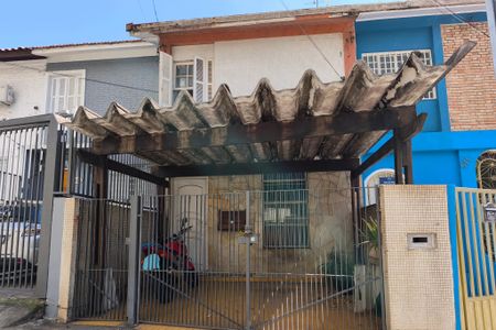 Casa à venda com 70m², 3 quartos e 1 vagaFachada