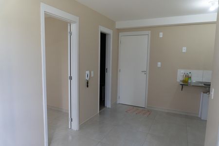 Sala de apartamento para alugar com 2 quartos, 36m² em Chacara Santa Lucia dos Ypes, Carapicuíba