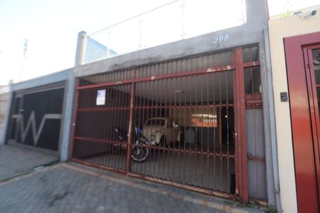 Casa à venda com 275m², 3 quartos e 2 vagasFachada