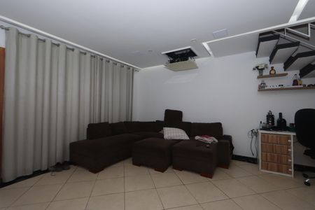 Sala de casa à venda com 3 quartos, 275m² em Vila Antonieta, São Paulo