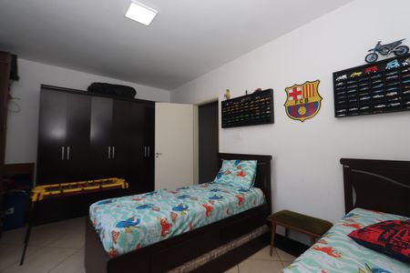 Casa à venda com 275m², 3 quartos e 2 vagasQuarto 3
